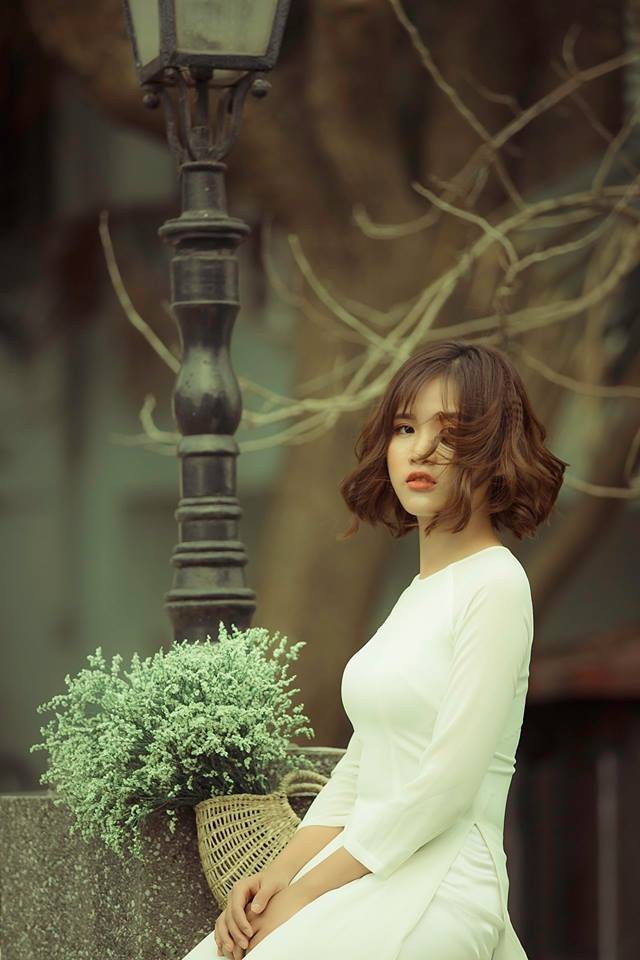 Ngẩn ngơ ngắm những "nàng thơ" trường Ngoại giao - 4 Nguyễn Thanh Trà - LQT44A