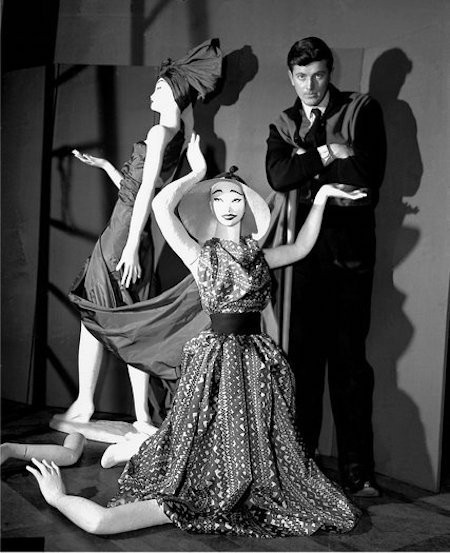 Hubert de Givenchy và hành trình đi vào lịch sử làng thời trang - 3
Givenchy sớm nhận ra niềm đam mê cháy bỏng dành cho thời trang