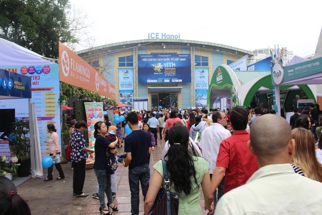 500 gian hàng tham dự Hội chợ Du lịch quốc tế Việt Nam 2018 - 1 Hội chợ du lịch quốc tế 2018 được kỳ vọng sẽ thúc đẩy mạnh hơn việc ứng dụng CNTT trong kinh doanh của các doanh nghiệp du lịch. Trong ảnh là Hội chợ du lịch quốc tế 2017 được tổ chức ở Hà Nội