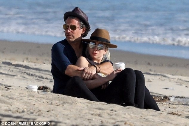 
Doanh nhân 48 tuổi này là nhân vật quyền lực tại Hollywood
