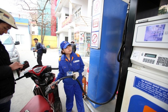 Dù xăng E5 bán chậm, cũng kiên quyết không thể "hồi sinh" RON 92? - 1 Đề xuất hồi sinh RON 92 của Saigon Petro ngay sau đó đã thu hút sự quan tâm rất lớn từ phía dư luận.
