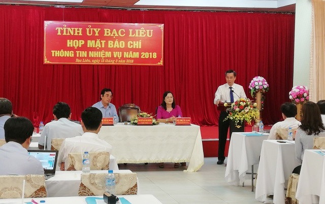 Bí thư Tỉnh ủy Bạc Liêu: “Làm hết việc chứ không hết giờ” - 1 Bí thư Tỉnh ủy Bạc Liêu phát biểu trong buổi gặp mặt báo chí để thông tin nhiệm vụ năm 2018.