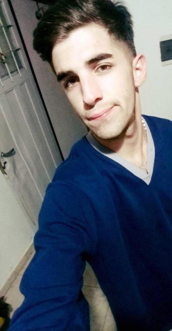 Tấm ảnh selfie đình đám ghi lại bằng chứng bị bạn gái cắm sừng - 2
Mariano