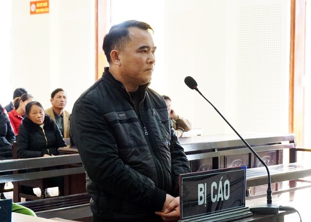 "Chạy" trường, "chạy" ngành, nguyên thiếu tá công an chiếm đoạt nhiều tỉ đồng - 1 Nguyễn Đại Hiền từng là thiếu tá công an, đã ra quân trước khi bị bắt giữ để điều tra về tội Lừa đảo chiếm đoạt tài sản
