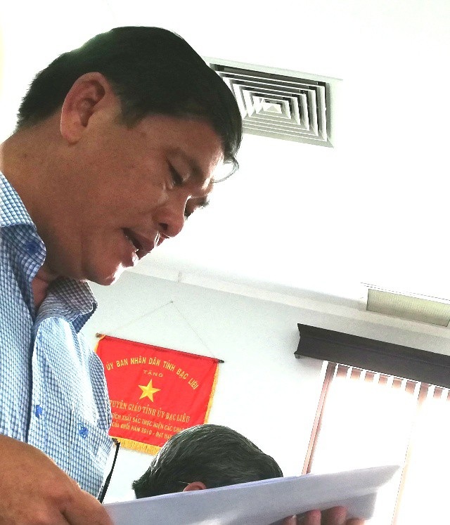 “Con đường đau khổ” ở Bạc Liêu: “Thất hẹn” với chỉ đạo của Bí thư Tỉnh ủy vì nhiều khó khăn! - 2 Ông Dương Chí Bình - Phó Chủ tịch UBND TP Bạc Liêu cho rằng, địa phương cũng đã làm hết mình và cam kết đến cuối năm 2018 cơ bản sẽ hoàn thành tuyến đường.
