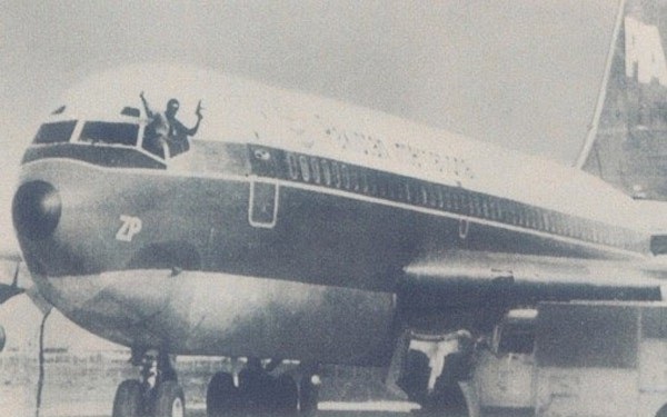 Diễn biến nghẹt thở của vụ không tặc lâu nhất lịch sử - 1
Hình ảnh chiếc máy bay của Pakistan Airways bị không tặc.