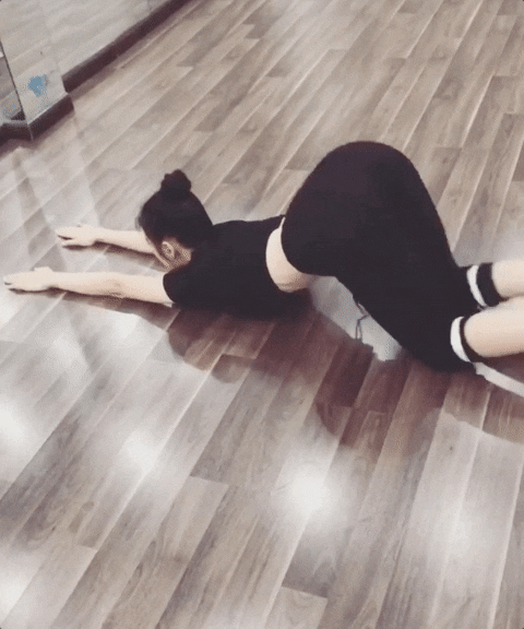 Liên tục khoe siêu vòng 3 dù bị “mỉa mai”, Angela Phương Trinh muốn chứng tỏ gì? - 11 Liên tục khoe siêu vòng 3 dù bị “mỉa mai”, Angela Phương Trinh muốn chứng tỏ gì? - 11