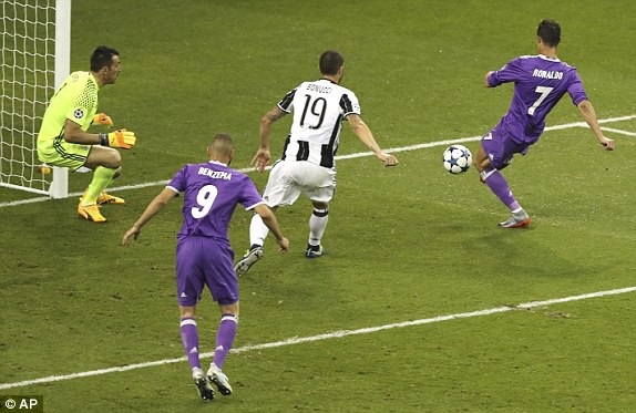 Barca đối đầu Roma, Real đại chiến Juventus ở tứ kết Champions League - 4
Real Madrid đã đánh bại Juventus ở trận chung kết Champions League năm ngoái