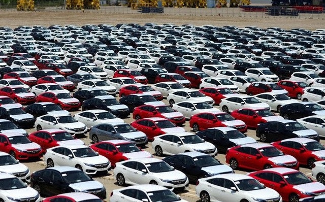 Vì sao ô tô nhập khẩu đã về nhưng chưa thể đến tay người tiêu dùng? - 1
Lô xe gần 2.000 chiếc của Honda đã về Việt Nam nhưng chưa thể đến tay người tiêu dùng.