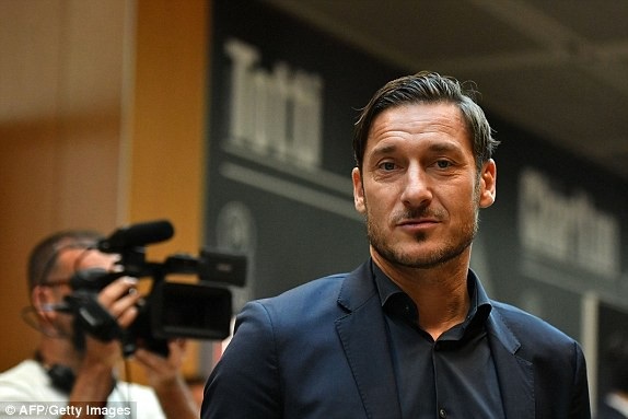 Totti hạnh phúc khi AS Roma gặp Barcelona