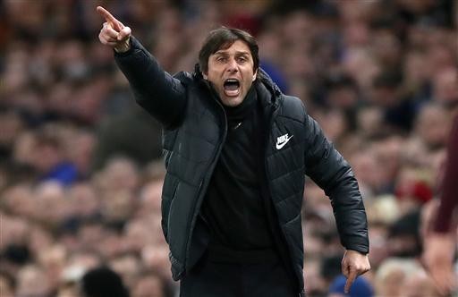 Chelsea thách thức "Bày cáo", Conte sẽ thoát "cửa tử"? - 1
Conte đang đứng trước nguy cơ bị Chelsea sa thải sớm