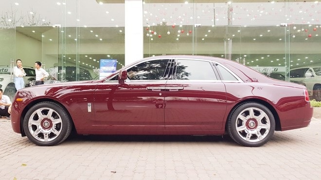 Đại gia Huế chơi RollsRoyce Ghost biển ngũ quý 1 hơn 11 tỷ đồng  Tin  nhanh chứng khoán