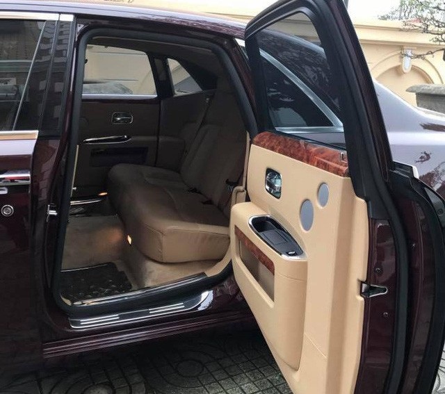 Rao bán Roll-Royce Ghost biển ngũ quý 1 giá hơn 11 tỷ đồng - 8 Khoang sau của chiếc Rolls-Royce Ghost.