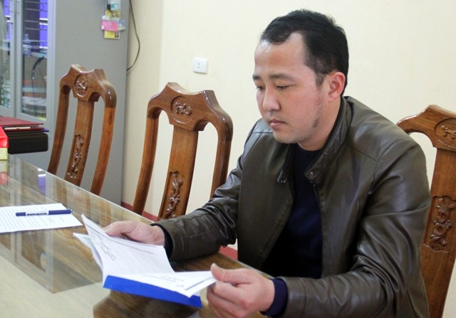 Chuyện những người “dám” chống lại tục trộm vợ - 3 Ông Nguyễn Minh Đạt - Hiệu trưởng Trường THPT Quỳ Hợp 3 - người đã có lần trực tiếp giải cứu nữ sinh trường mình khỏi tục trộm vợ và nhiều lần thuyết phục, động viên học sinh bị trộm làm vợ hoãn đám cưới, tiếp tục trở lại trường