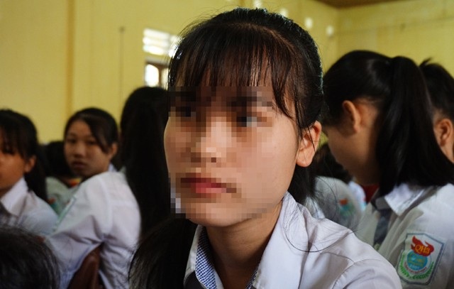 Chuyện những người “dám” chống lại tục trộm vợ - 1 Hà Thị Hồng T. - nữ sinh 2 lần dũng cảm chống lại nạn trộm vợ để viết tiếp giấc mơ được đến trường