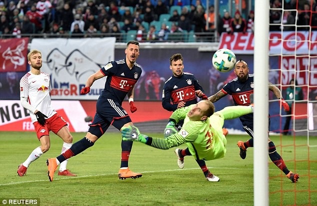 Chơi lép vế, Bayern Munich bất ngờ bại trận ở Bundesliga - 1 Dù ghi bàn thắng trước nhưng Bayern Munich vẫn thất bại trước Leipzig