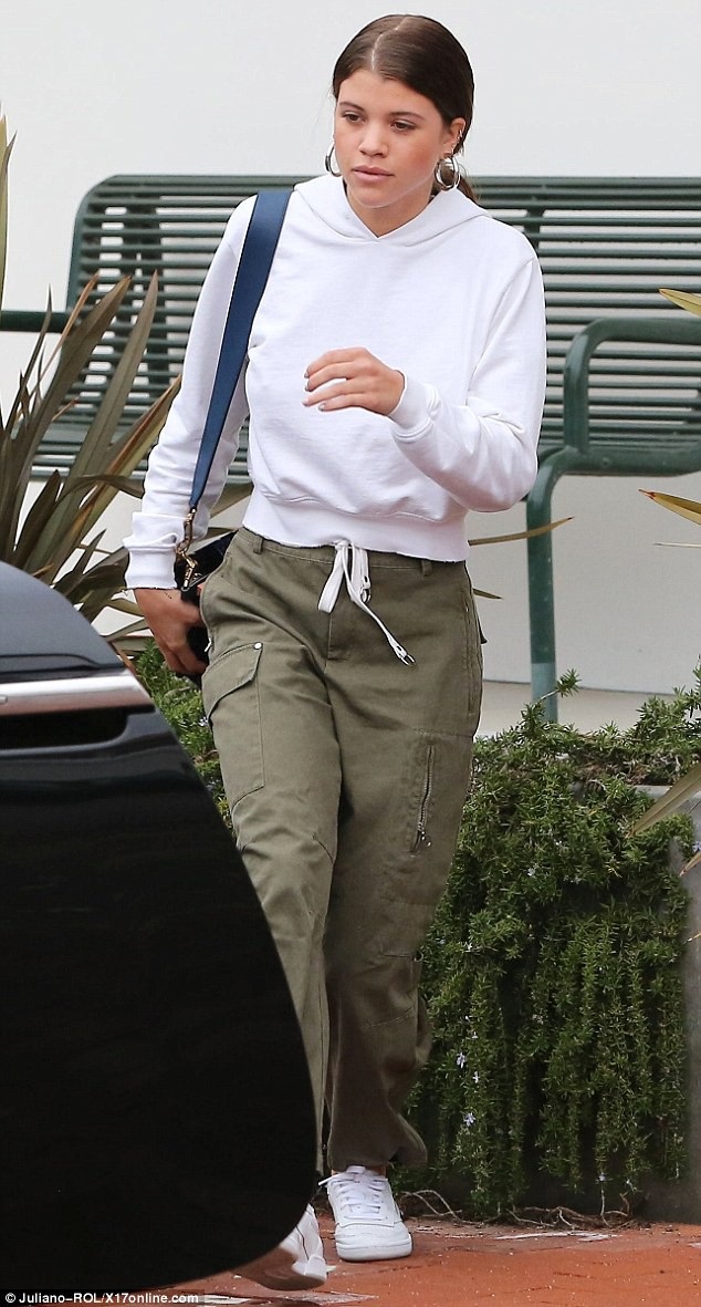 
Sofia Richie chưa từng chia sẻ về chuyện tình cảm với báo giới.
