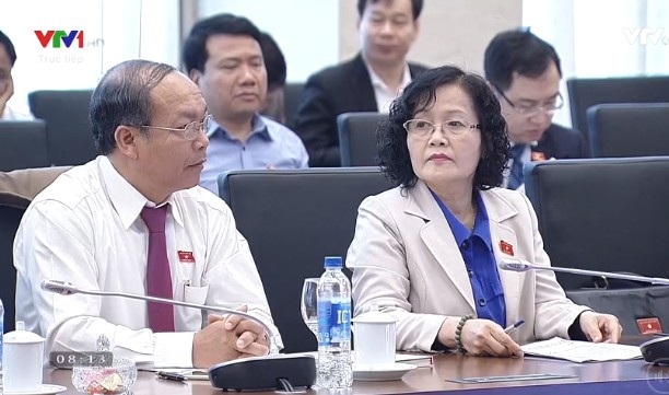 Bộ trưởng Tư pháp: Tài sản quan chức không giải trình được phải đưa ra tố tụng - 1 Đại biểu Trần Thị Quốc Khánh nêu câu hỏi với Bộ trưởng Tư pháp về tác động của cuộc cách mạng khoa học công nghệ 4.0