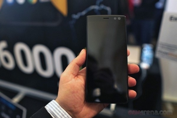 Smartphone có dung lượng pin lớn nhất thế giới trình làng - 1 Power Max P16K Pro sở hữu thiết kế khá đẹp mắt