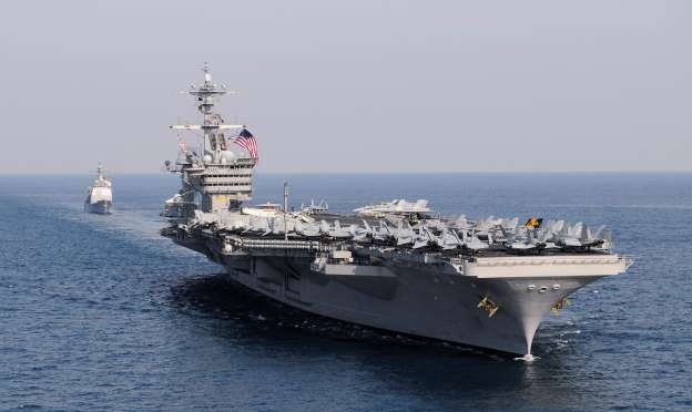 Những điểm đặc biệt của tàu sân bay Mỹ sắp thăm Việt Nam - 7 Tàu có chiều dài khoảng 332,84m (bằng khoảng 3 sân bóng đá), chiều rộng khoảng 76,81m và chiều cao khoảng 12,5m. Lượng giãn nước của tàu hơn 100.000 tấn. (Ảnh: Getty)