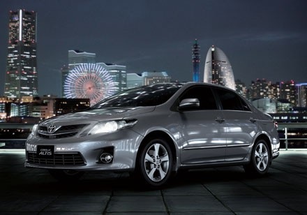 Toyota Việt Nam triệu hồi gần 17.000 chiếc Corolla Altis vì lỗi túi khí - 1 Chỉ trong vòng 1 tuần, đã có 3 đợt triệu hồi liên quan đến mẫu Toyota Corolla Altis, với các lỗi xảy ra ở giảm xóc sau, cụm bơm túi khí do Takata cung cấp và hệ thống cảm biến túi khí.