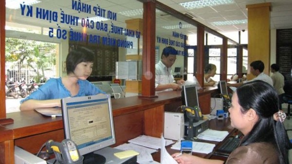 Cơ quan thuế thu cả bảo hiểm xã hội: Tranh thu quá nhiều khoản? - 1 Nếu thực hiện, việc chuyển đổi, sáp nhập có thể sẽ ảnh hưởng lớn đến việc sắp xếp bộ máy của hai cơ quan thuế và bảo hiểm xã hội.