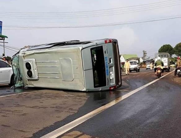 Hiện trường vụ tai nạn trên QL 20 gần BOT Liên Đầm sáng nay