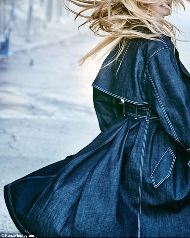 Britney bị chê ảnh chỉnh sửa quá đà - 8
Britney vốn mê đồ Jeans và BST này có nhiều thiết kế Jeans cá tính.