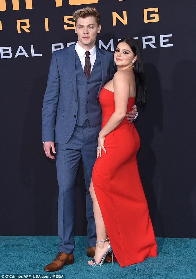 Ariel Winter đẹp đôi bên bạn trai hơn 10 tuổi - 1
Ariel Winter cùng bạn trai Levi Meaden dự công chiếu phim mới Pacific Rim Uprising tại Hollywood ngày 21/3 vừa qua