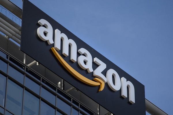 Amazon chính thức vượt mặt Google trở thành công ty lớn thứ 2 thế giới - 1 Amazon đang có sự tăng trưởng mạnh trên thị trường và nhiều khả năng sẽ trở thành công ty nghìn tỷ USD đầu tiên trong lịch sử