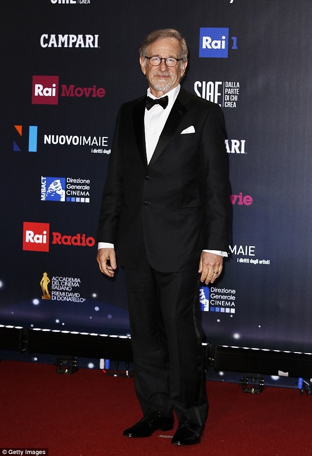Monica Bellucci: "Quả bom sex" bất chấp thời gian - 8
Đạo diễn lừng danh thế giới - Steven Spielberg cũng là khách mời trong sự kiện này.