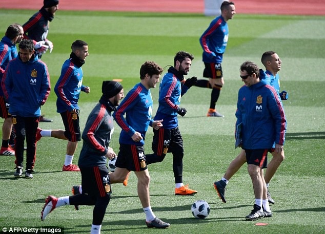 
Tây Ban Nha đang có sự chuyển gia thế hệ dưới thời HLV Lopetegui
