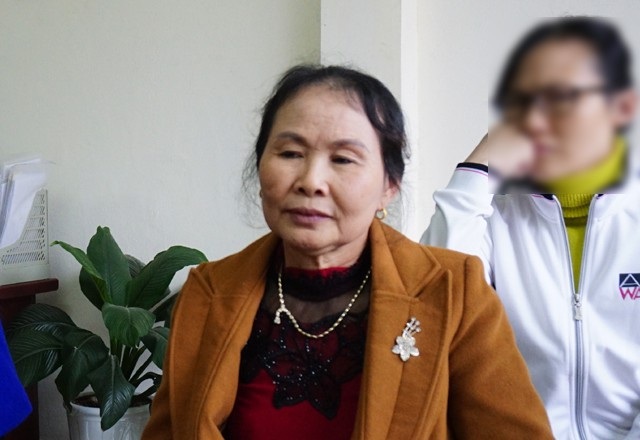 Giăng bẫy lãi suất cao, thiếu phụ xinh đẹp chiếm đoạt tiền tỉ - 2 Tổng số tiền được người em kết nghĩa vay rồi không trả lên tới hơn 4,1 tỷ đồng, bà Xoan phải bán 2 mảnh đất để trả bớt nợ cho những người cho mình vay tiền