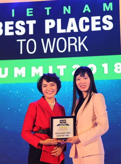MB thăng hạng vào Top 3 nơi làm việc tốt nhất Việt Nam ngành ngân hàng 2017 - 1 MB thăng hạng vào Top 3 nơi làm việc tốt nhất Việt Nam ngành ngân hàng 2017 - 1