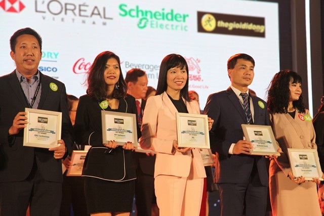 MB thăng hạng vào Top 3 nơi làm việc tốt nhất Việt Nam ngành ngân hàng 2017 - 2 MB thăng hạng vào Top 3 nơi làm việc tốt nhất Việt Nam ngành ngân hàng 2017 - 2