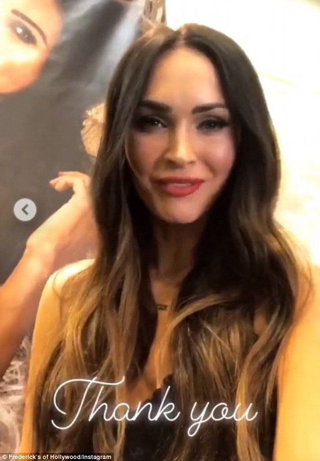 Megan Fox tái xuất đẹp như mộng - 5
Bà mẹ ba con chia sẻ cô vất vả để lấy lại dáng sau khi sinh và phải tập thể dục tất cả các ngày trong tuần