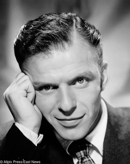 Những gia đình “sao” có truyền thống đẹp từ “trứng nước” - 19
Frank Sinatra cũng có một dàn hậu duệ cực kì ưu tú là…
