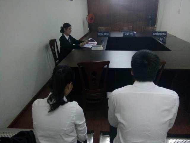 Đại diện nguyên đơn tại phiên tòa.