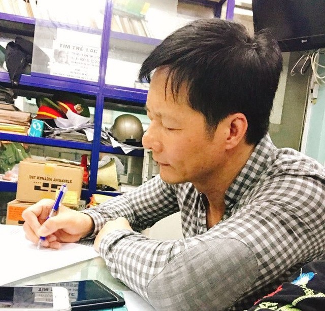 Trường Giang xuất hiện sau “ồn ào”, Phan Như Thảo sợ con bị bắt cóc - 7 Ngay sau khi sự việc diễn ra, Phan Như Thảo và chồng đã đến công an phường Bến Nghé, quận 1 để trình báo sự việc và nhờ công an vào cuộc.