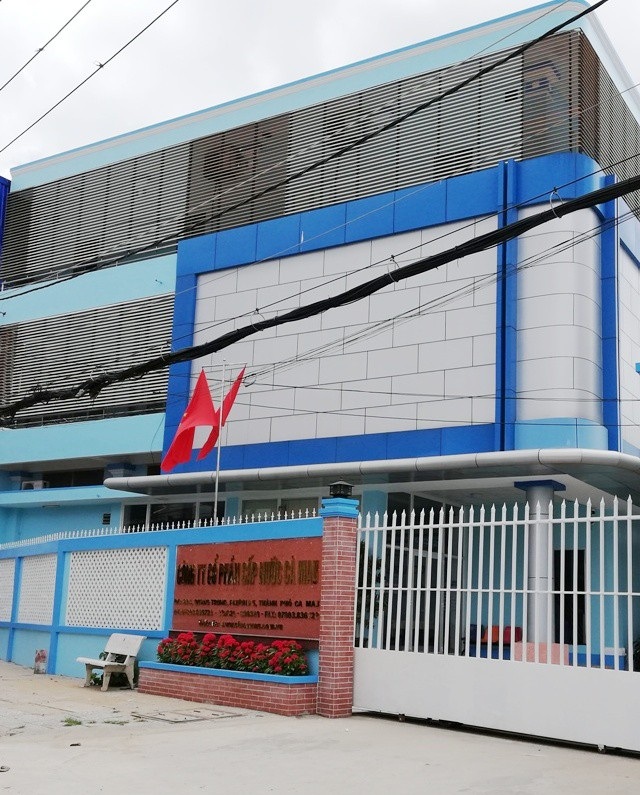 “Bí đường” thực hiện bản án, Công ty Cấp nước Cà Mau “thỉnh thị” ngược ý kiến của tòa! - 1 Công ty Cấp nước Cà Mau, nơi cho nhiều lao động nghỉ việc trái luật và bị tòa xử thua kiện.