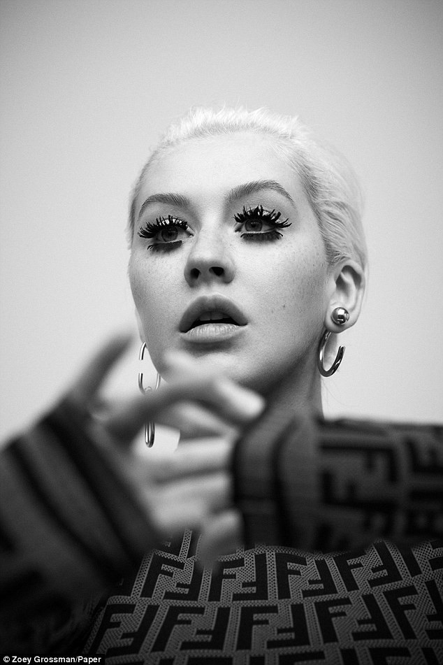 
Christina Aguilera khá im ắng kể từ khi ra mắt thành công album Lotus vào năm 2012.
