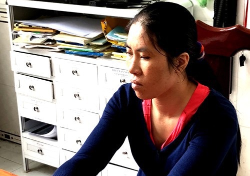 Nguyễn Hằng Ni tại cơ quan điều tra (Ảnh: YÊN VÂN)