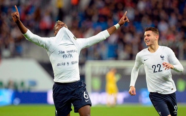 Lý do cảm động đằng sau màn ăn mừng của Pogba - 1 Paul Pogba tưởng nhớ người cha quá cố sau khi ghi bàn vào lưới Nga