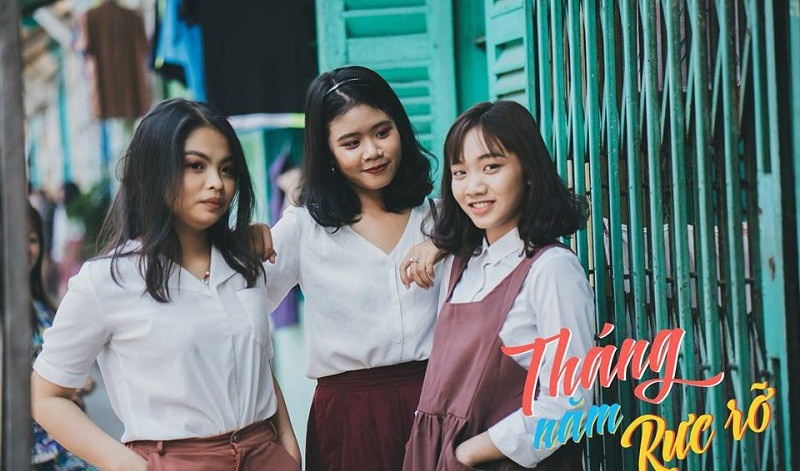 Kỷ yếu đậm phong cách “Tháng năm rực rỡ” của học sinh Sài Gòn - 1
“Con đường trưởng thành sẽ luôn có sự rời xa nhau theo cách này hay cách khác. Khi đó chúng tôi luôn tin rằng rời xa nhau vì ngày mai gặp lại vì vậy mới nói hẹn gặp lại...