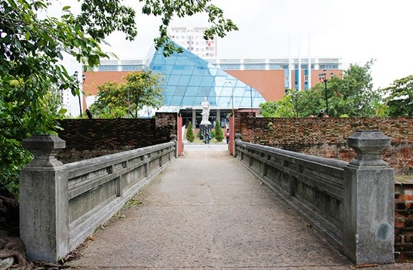 Đà Nẵng đón Bằng công nhận di tích quốc gia đặc biệt Thành Điện Hải - 3 Thành Điện Hải là di tích có giá trị đặc biệt cả về mặt văn hóa - lịch sử (gắn với trận thắng do tướng Nguyễn Tri Phương chỉ huy trong buổi đầu kháng chiến chống thực dân Pháp) và cả về kiến trúc (kiến trúc Vauban đặc trưng của phương Tây thời kỳ giao thoa văn hóa Đông - Tây)