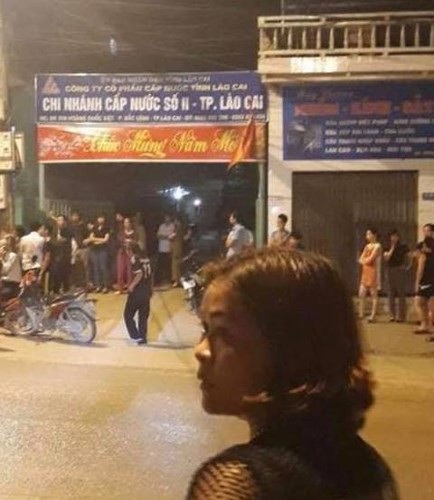 Hé lộ nguyên nhân ban đầu nghi án bác sĩ sản khoa bị chồng sát hại - 1 Liên quan đến nghi án chồng dùng búa sát hại vợ ở Lào Cai, trả lời PV VTC News vào chiều 3/3, một cán bộ tại Công an TP Lào Cai cho biết, từ thông tin do người dân cung cấp thì nguyên nhân có thể là do người chồng ghen tuông nên dùng búa đinh đập vào đầu vợ. Sau đó, người chồng cũng uống thuốc diệt cỏ để tự tử. (ảnh: Gia đình Xã hội).