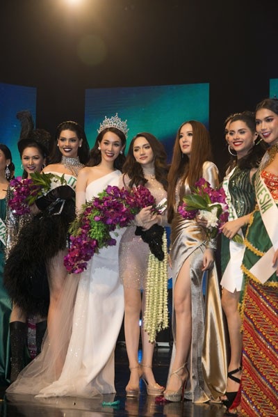 Hương Giang giành giải Tài năng tại Hoa hậu chuyển giới Quốc tế 2018 - 3 Hương Giang xuất sắc giành giải Tài năng.