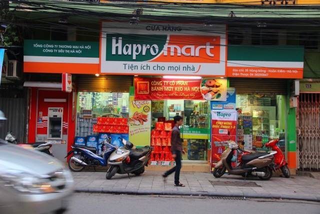 Hàng trăm nhà đầu tư tranh mua, Hapro thu về gần nghìn tỷ trong phiên IPO - 1 Trong phiên IPO sáng nay (30/3), gần 76 triệu cổ phần của Hapro đã được bán hết, thu về gần 980 tỷ đồng.