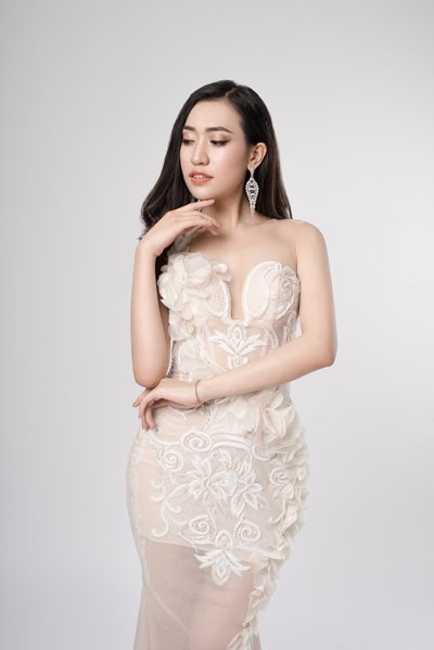 Hoàng Nhật Linh chia sẻ sở trường của cô là Belly dance. Cô thích đi du lịch, tập gym, boxing và thường thực hiện những điều này khi rảnh rỗi.