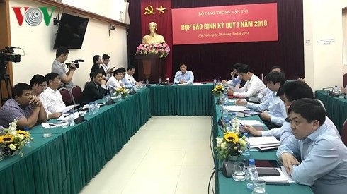 Tài xế lo mất việc, vỡ nợ, bán xe khi Uber bị Grab “thâu tóm“ - 4 Tài xế lo mất việc, vỡ nợ, bán xe khi Uber bị Grab “thâu tóm“ - 4
